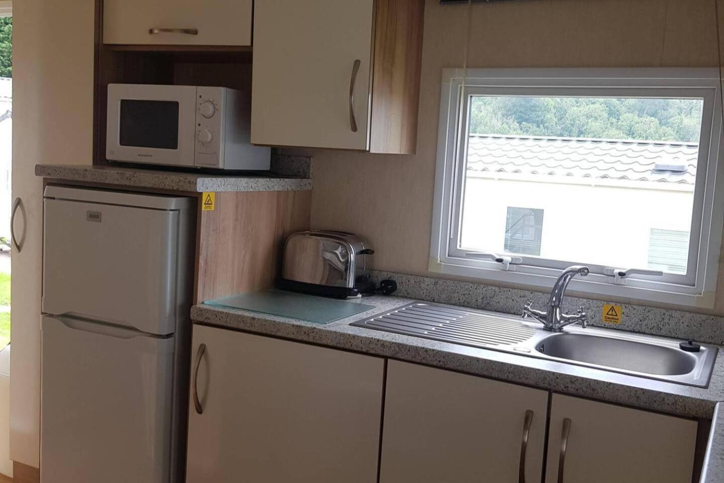 Hoburne Devon Holidays Park Sleep 6 Caravan *
